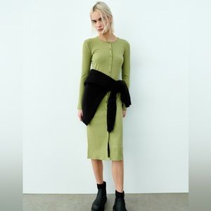 RIBBED DRESS WITH BUTTONS